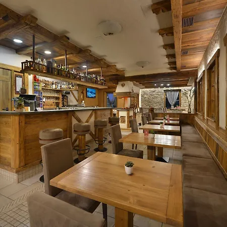 Crosal Hotel 3*
