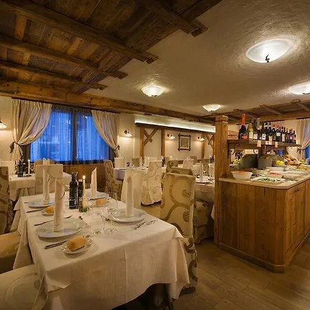 Hotel Crosal 3*